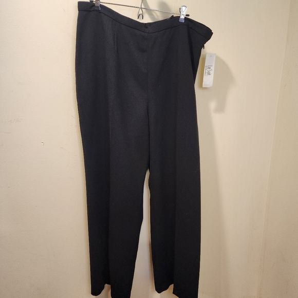 le Suit Women's Black Flat Front Dress pants plus size 18 NWT - Picture 2 of 12